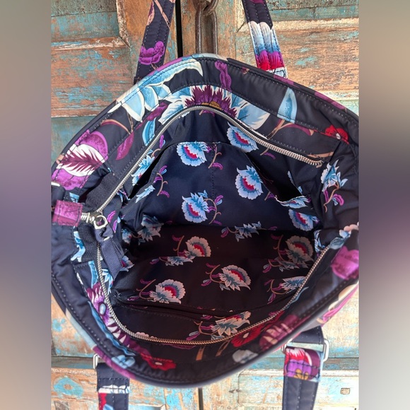 Vera Bradley navy blue floral purse - Picture 5 of 6